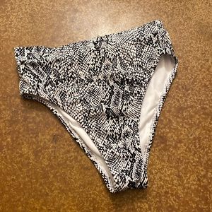 Xhiliration Women’s Cheeky Snakeskin Swim Bottoms Medium